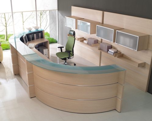 Office desks in Dubai