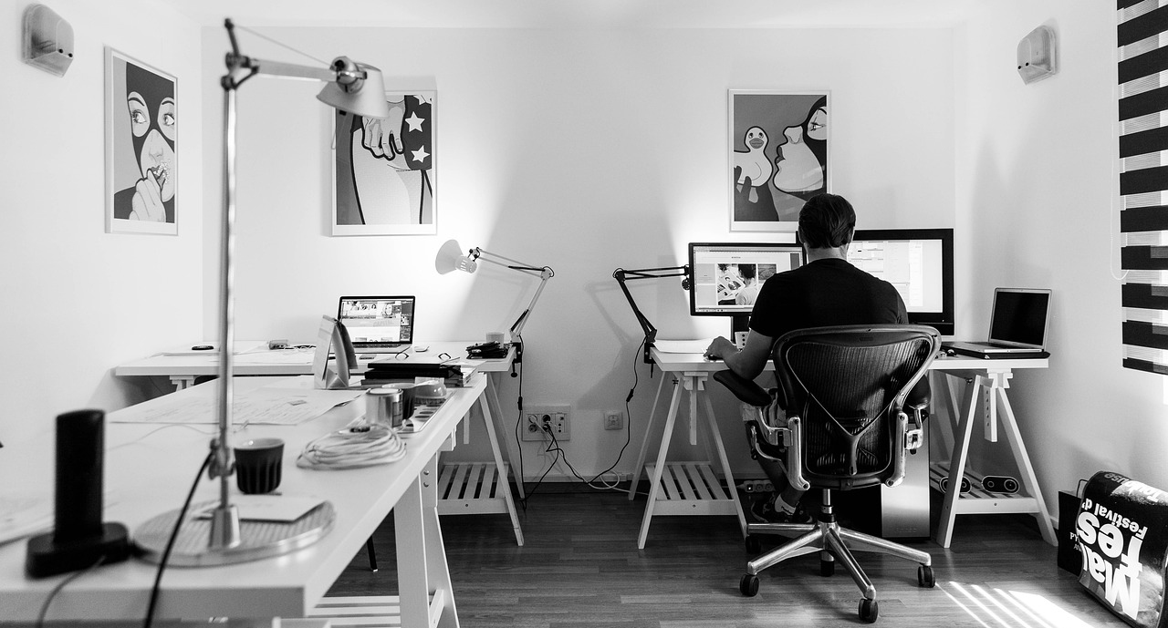 Office Desks for Small Spaces