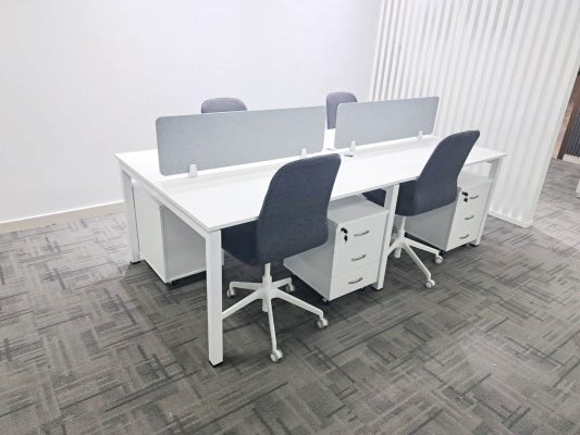 The Advantages of a Comfortable Workstation Desk